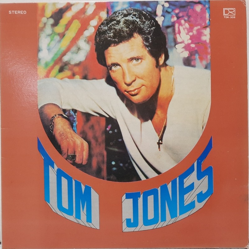 TOM JONES / LOVE ME TONIGHT