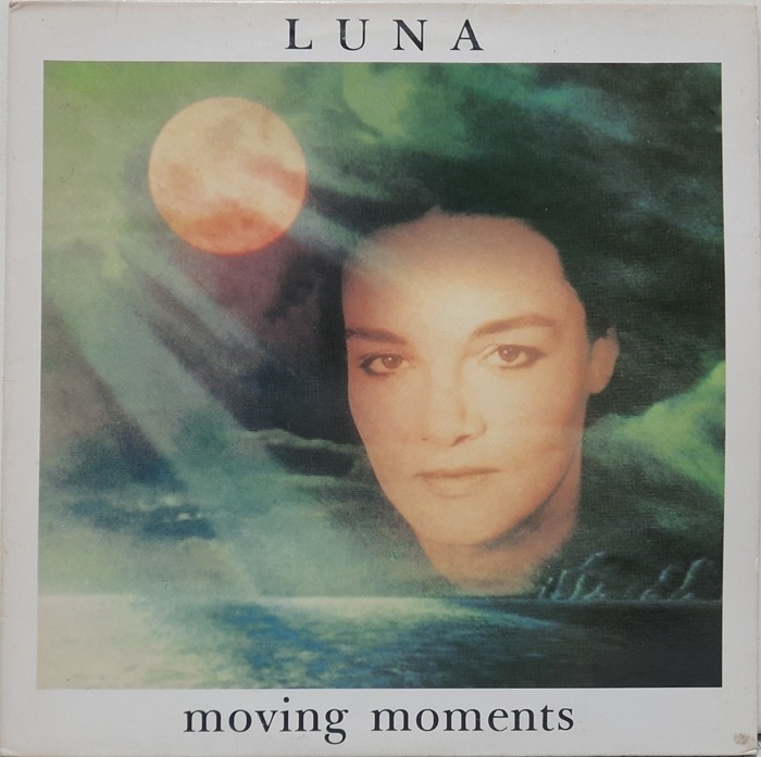 LUNA / Moving Moments