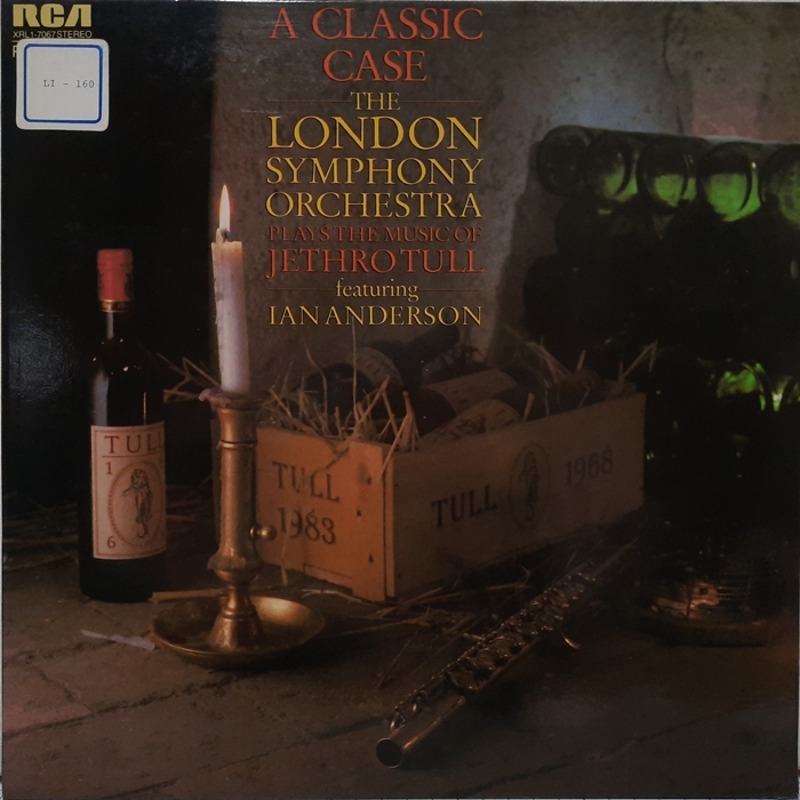 A CLASSIC CASE / THE LONDON SYMPHONY ORCHESTRA PLAYS JETHRO TULL