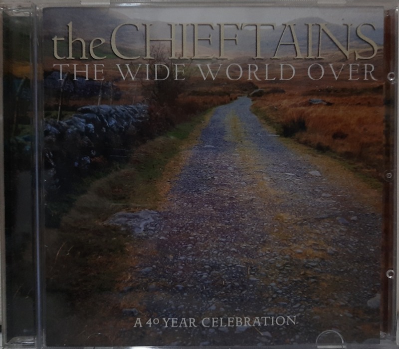 the CHIEFTAINS / THE WIDE WORLD OVER
